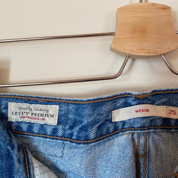Levi's Wedgie Jeans - Picture 2 of 3